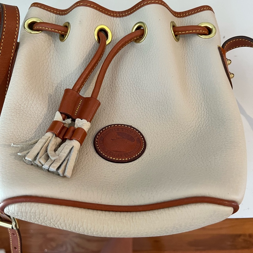 Brand new never used Dooney & Bourke handbag.